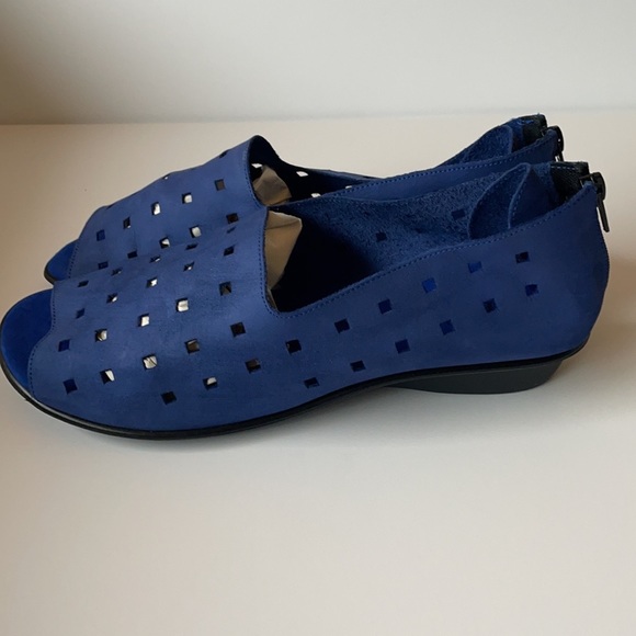 Sesto Meucci Women's Evonne Flat Sandals Size 11 - Picture 2 of 10